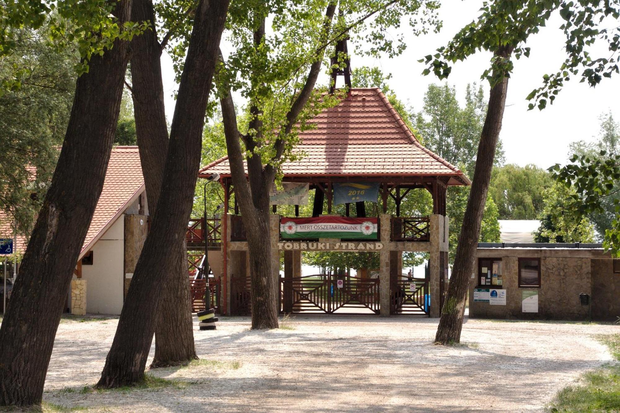 Csodakertes kisház Balatonfűzfőn Balatonfuzfo Exterior foto
